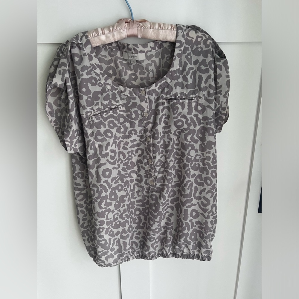 LOFT cheetah pattern blouse! Size Large!